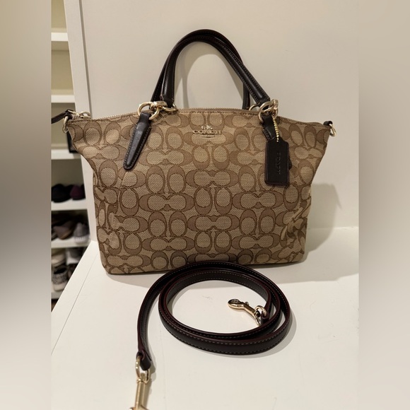 Coach Handbags - Coach signature Kelsey Satchel